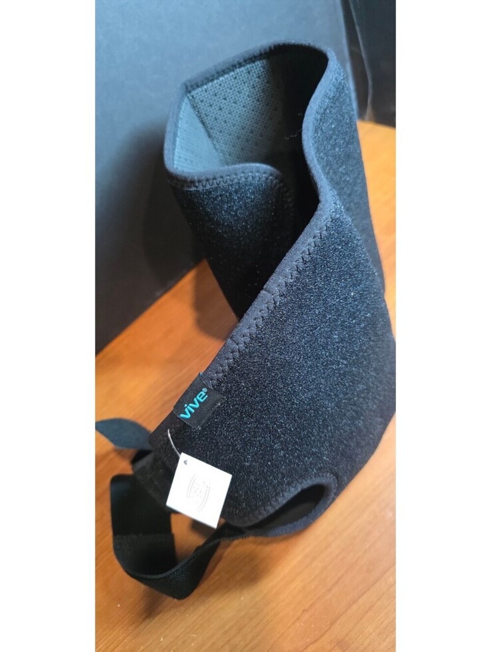 Vive Thigh Brace - Hamstring Quad Wrap - Adjustable Compression Sleeve
